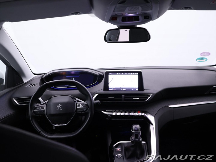 Peugeot 5008 1,2 PT Premium 7-Míst Ser 2021