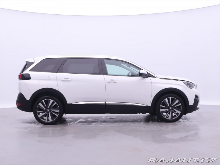 Peugeot 5008 1,2 PT Premium 7-Míst Ser 2021