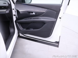 Peugeot 5008 1,2 PT Premium 7-Míst Ser 2021