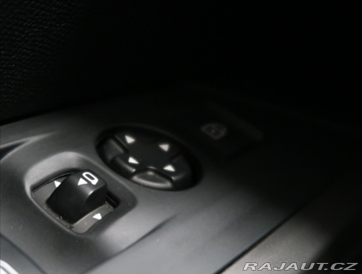 Peugeot 3008 1,2 ALLURE HYBRID 145 e-D 2025