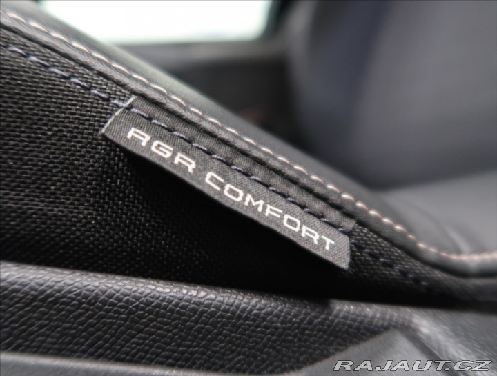 Peugeot 3008 1,2 ALLURE HYBRID 145 e-D 2025