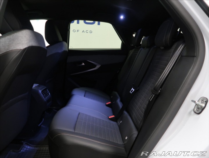 Peugeot 3008 1,2 ALLURE HYBRID 145 e-D 2025