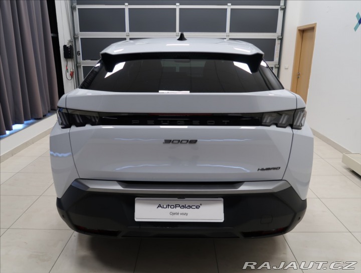 Peugeot 3008 1,2 ALLURE HYBRID 145 e-D 2025