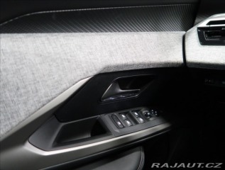 Peugeot 3008 1,2 ALLURE HYBRID 145 e-D 2025