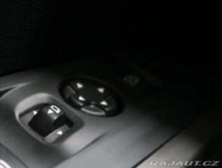 Peugeot 3008 1,2 ALLURE HYBRID 145 e-D 2025