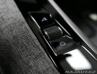 Peugeot 3008 1,2 ALLURE HYBRID 145 e-D 2025