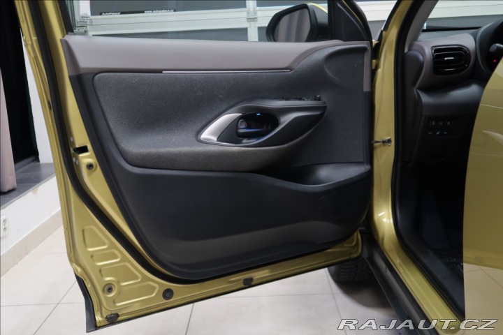 Toyota Yaris Cross 1,5 HYBRID AWD-i ČR TAŽNÉ 2021