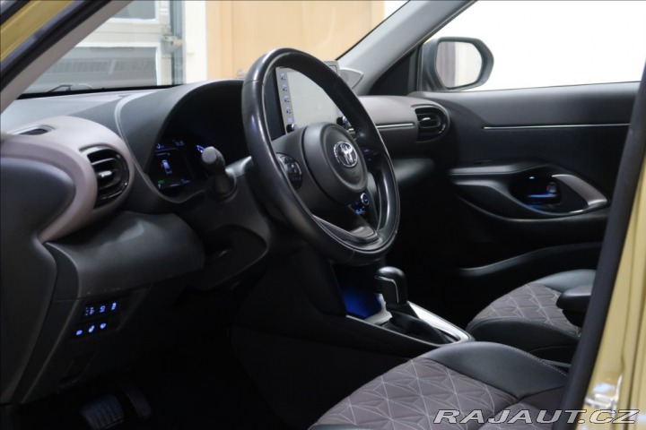 Toyota Yaris Cross 1,5 HYBRID AWD-i ČR TAŽNÉ 2021
