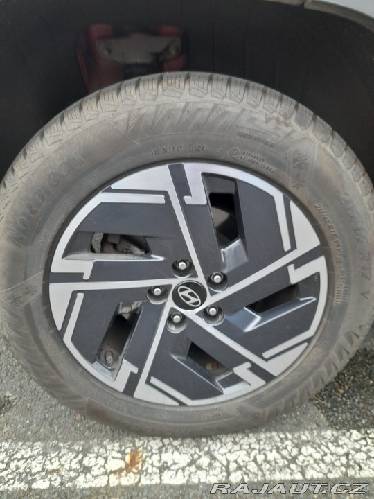 Hyundai Tucson 1,6   Podej auta 1800