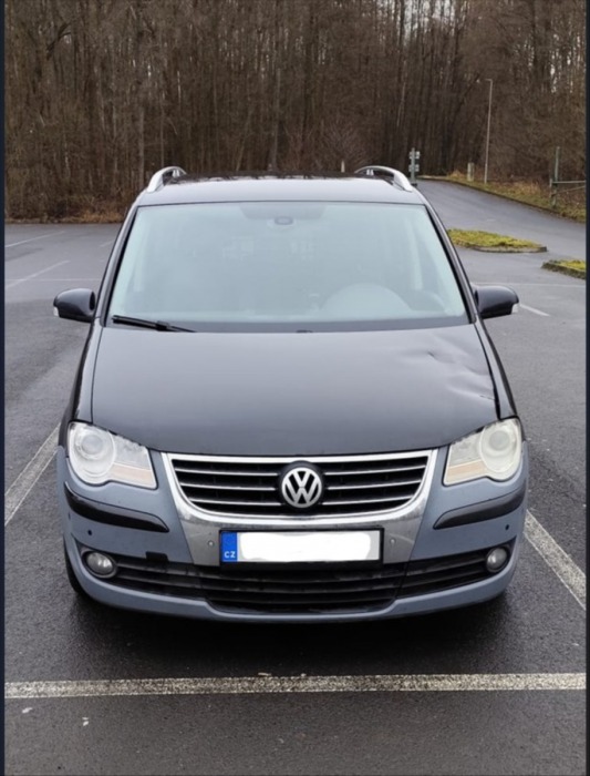 Volkswagen Touran 2,0   STK do 2028, pravid