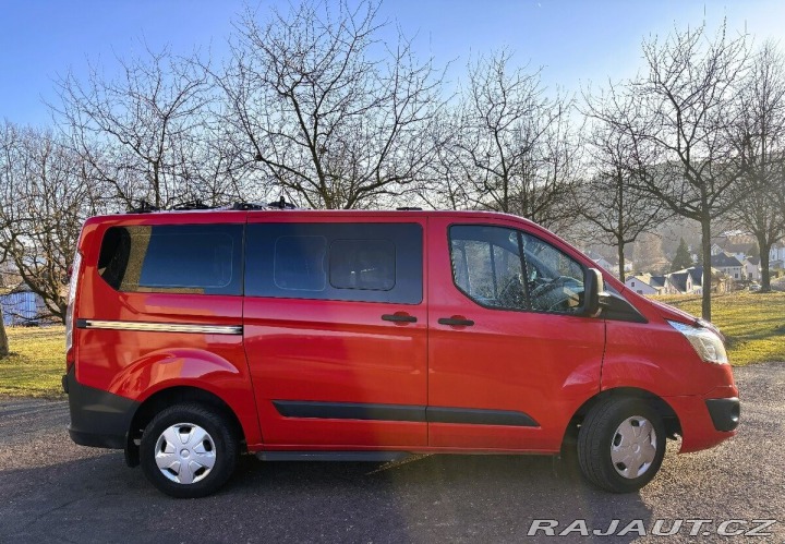 Ford Transit Custom 2,2   r.v. 2015, 8 míst k 2015
