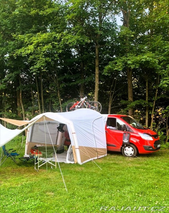 Ford Transit Custom 2,2   r.v. 2015, 8 míst k 2015