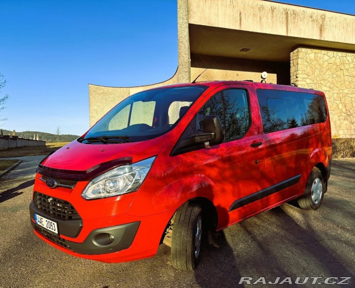 Ford Transit Custom 2,2   r.v. 2015, 8 míst k 2015