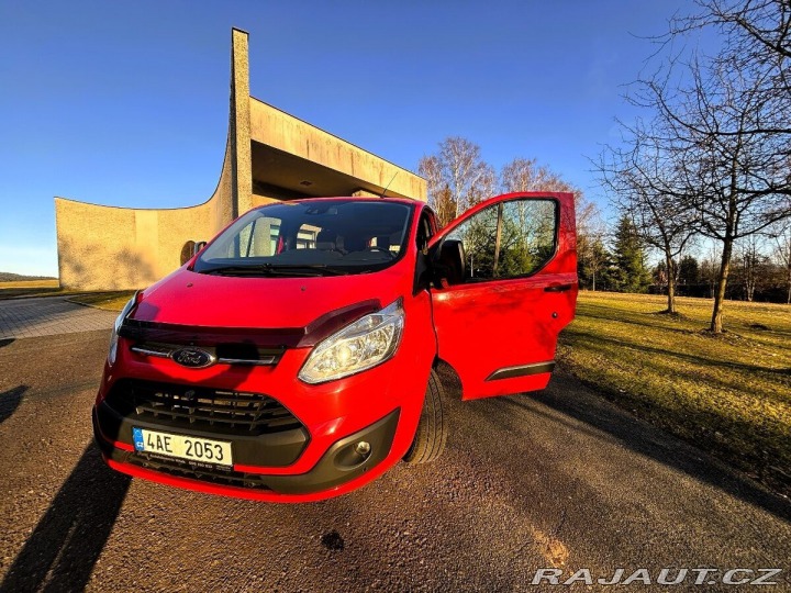 Ford Transit Custom 2,2   r.v. 2015, 8 míst k 2015
