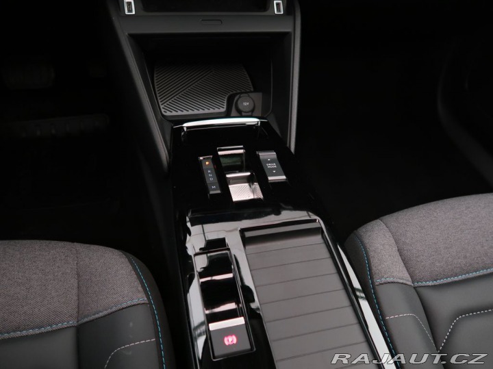 Citroën C4 1.2PureTech,96kW,MAX,AT8, 1800