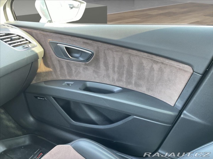 Seat Leon 2,0 TDi DSG 135kW X-Perie 2015