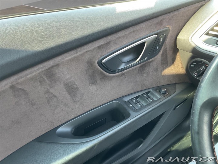 Seat Leon 2,0 TDi DSG 135kW X-Perie 2015