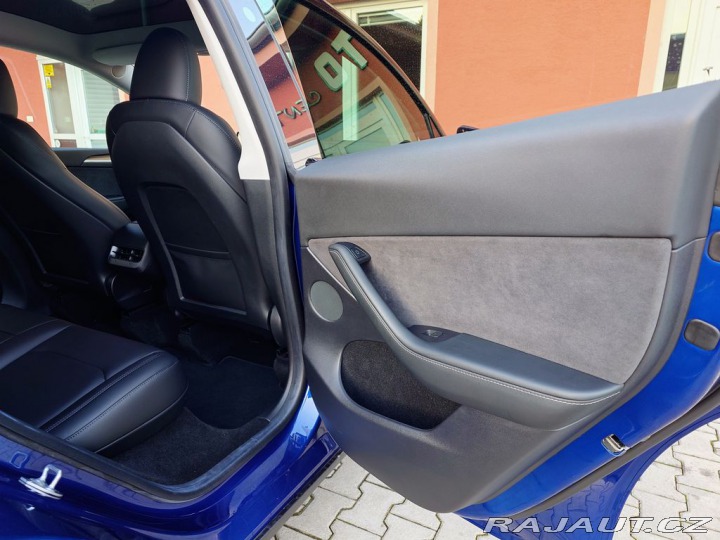 Tesla Model Y Long Range Dual Motor 378 2022