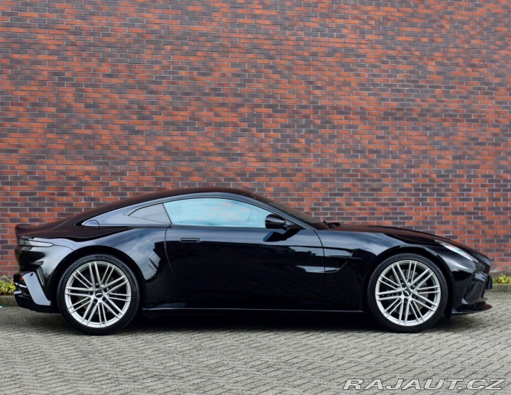Aston Martin V8 Vantage 4.0 , Ako nové! V záruke 2025
