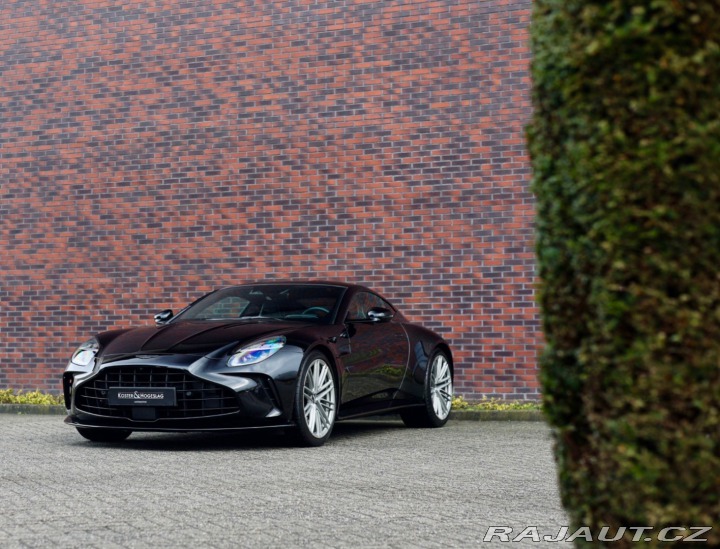 Aston Martin V8 Vantage 4.0 , Ako nové! V záruke 2025