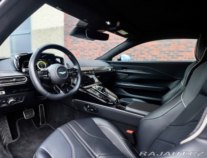 Aston Martin V8 Vantage 4.0 , Ako nové! V záruke 2025