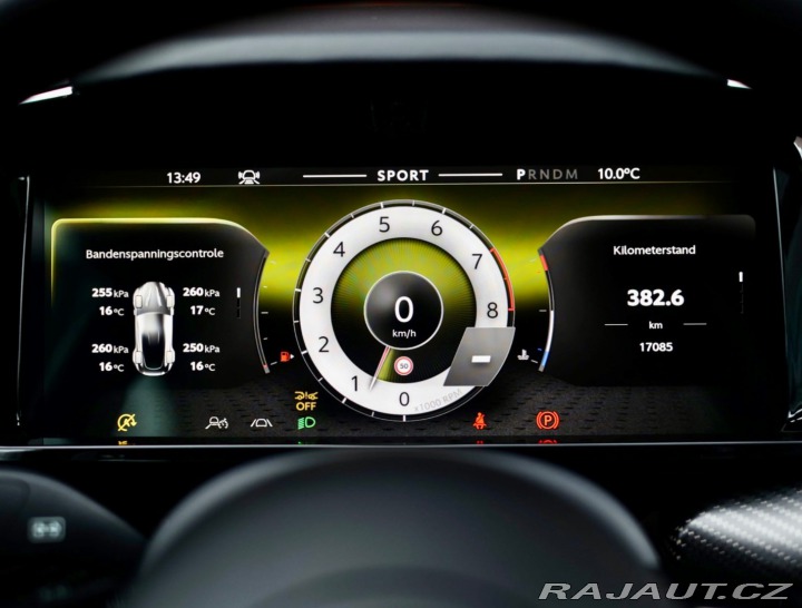 Aston Martin V8 Vantage 4.0 , Ako nové! V záruke 2025