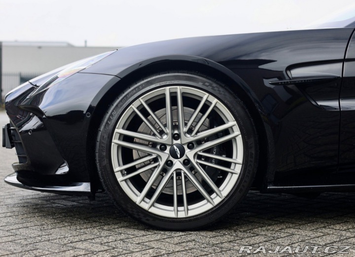 Aston Martin V8 Vantage 4.0 , Ako nové! V záruke 2025