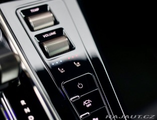 Aston Martin V8 Vantage 4.0 , Ako nové! V záruke 2025