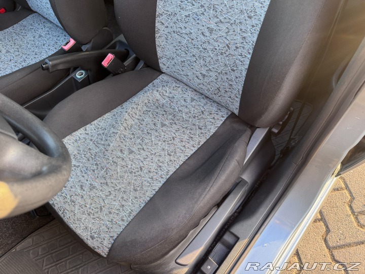 Škoda Fabia 1,2 HTP 47 KW KOLA ČR 2006