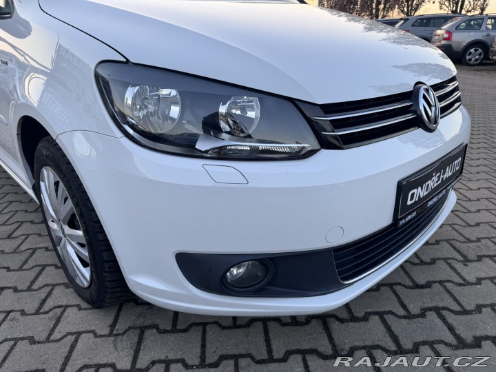 Volkswagen Touran 2,0 TDI 103 KW TAŽNÉ SK 2012