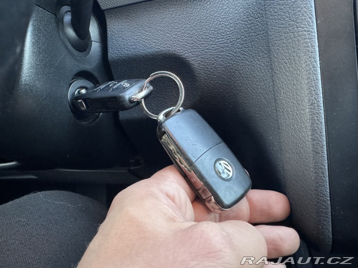 Volkswagen Touran 2,0 TDI 103 KW TAŽNÉ SK 2012