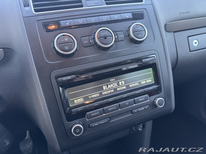 Volkswagen Touran 2,0 TDI 103 KW TAŽNÉ SK 2012