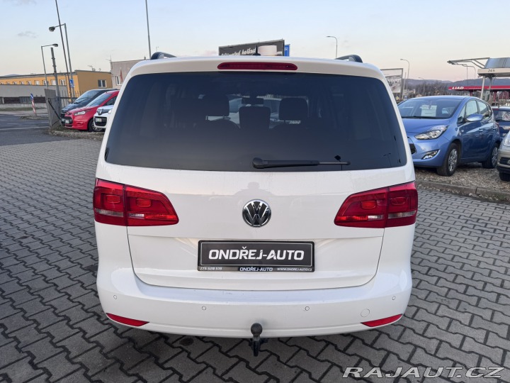Volkswagen Touran 2,0 TDI 103 KW TAŽNÉ SK 2012