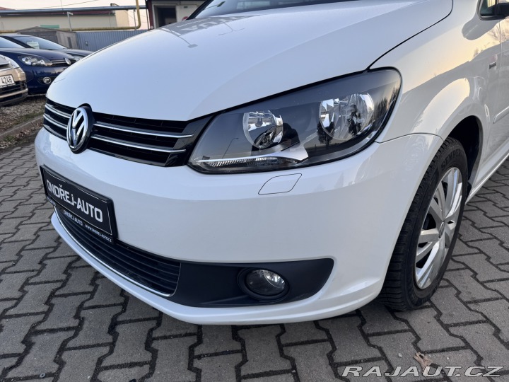 Volkswagen Touran 2,0 TDI 103 KW TAŽNÉ SK 2012