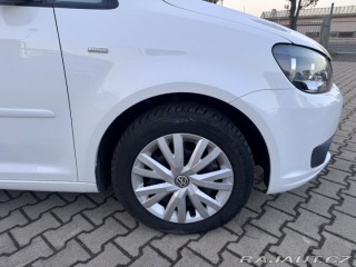 Volkswagen Touran 2,0 TDI 103 KW TAŽNÉ SK 2012