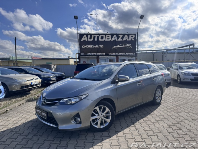 Toyota Auris 2,0 D 91 KW TAŽNÉ ČR