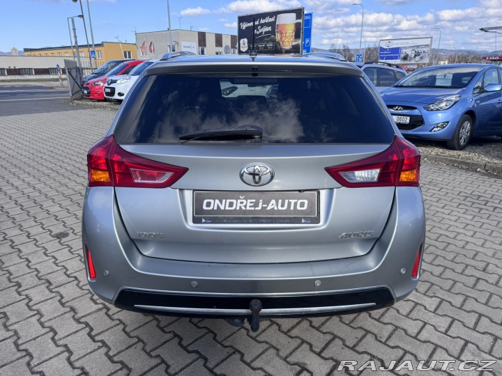 Toyota Auris 2,0 D 91 KW TAŽNÉ ČR 2013