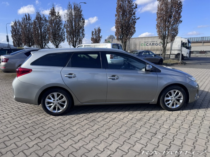 Toyota Auris 2,0 D 91 KW TAŽNÉ ČR 2013
