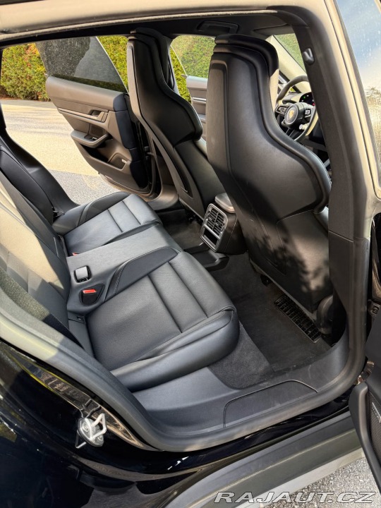 Porsche Taycan 4 Cross Turismo 2022