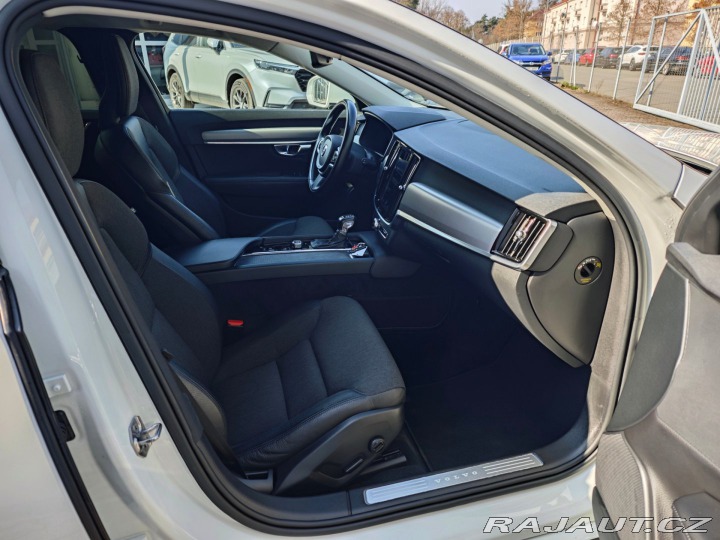 Volvo V90 2.0 D4 Momentum 140kW 8AT 2019