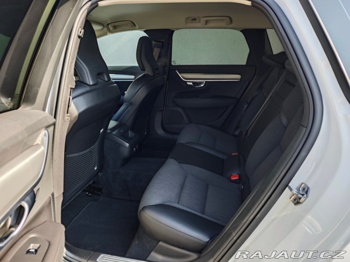 Volvo V90 2.0 D4 FWD Momentum 140kW 2019