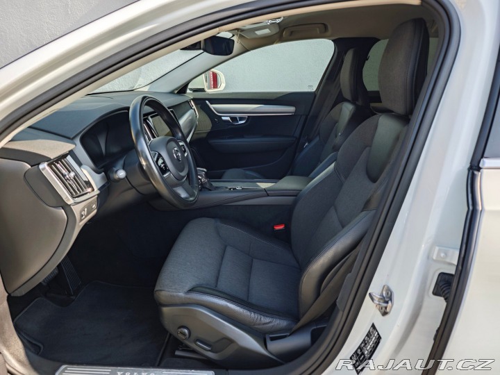 Volvo V90 2.0 D4 FWD Momentum 140kW 2019