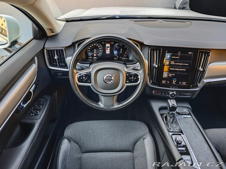 Volvo V90 2.0 D4 Momentum 140kW 8AT 2019