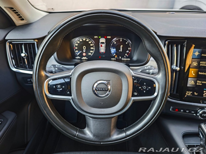 Volvo V90 2.0 D4 FWD Momentum 140kW 2019