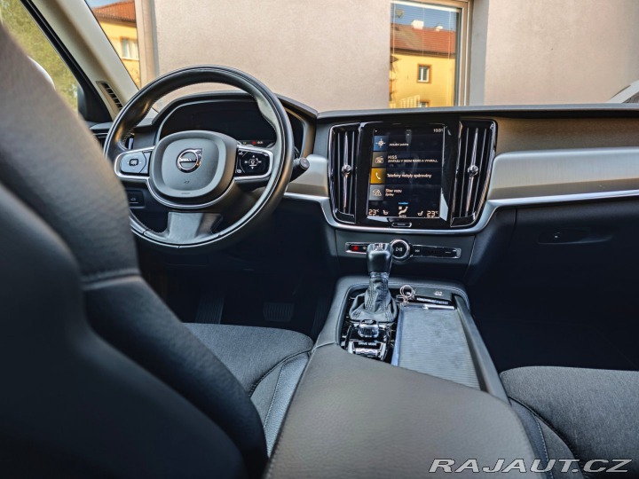 Volvo V90 2.0 D4 FWD Momentum 140kW 2019