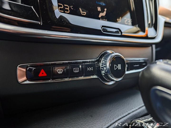 Volvo V90 2.0 D4 Momentum 140kW 8AT 2019