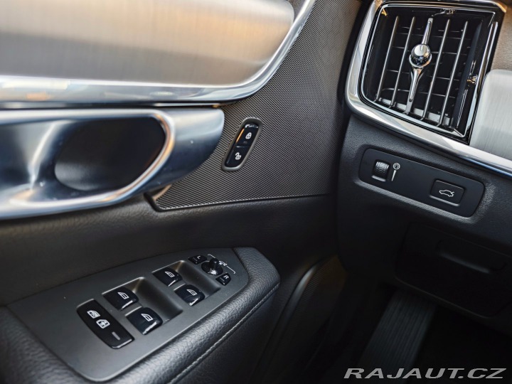Volvo V90 2.0 D4 Momentum 140kW 8AT 2019