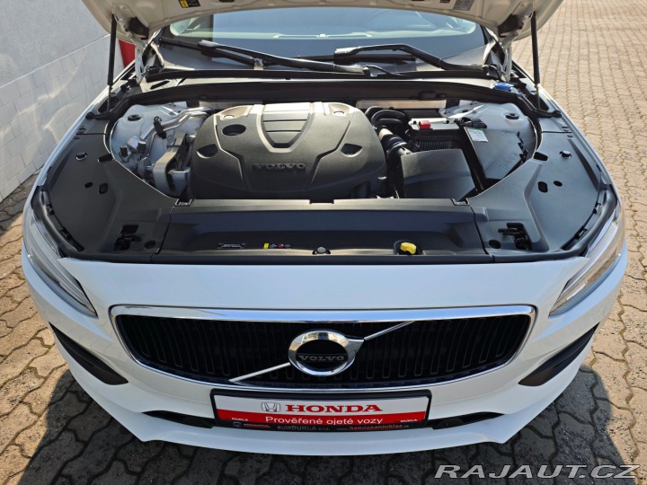 Volvo V90 2.0 D4 Momentum 140kW 8AT 2019