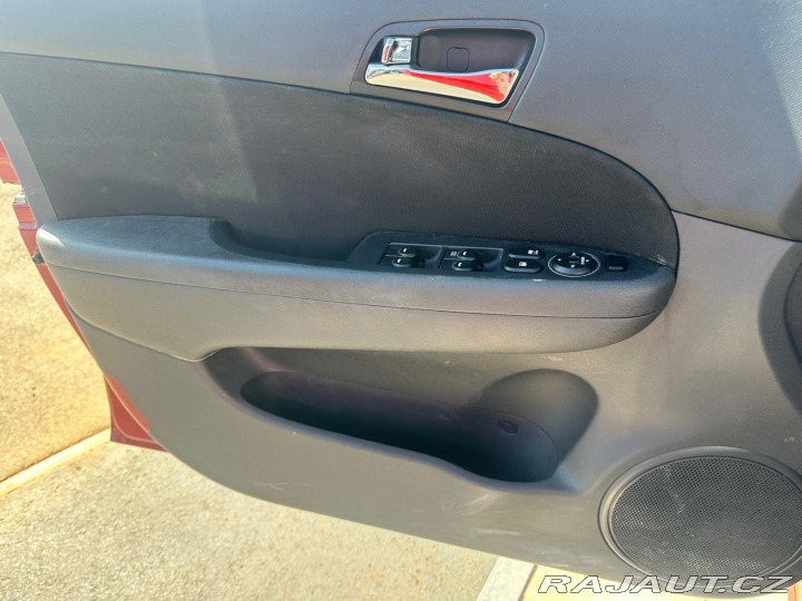 Hyundai i30 1.6LPG, 92KW 2011