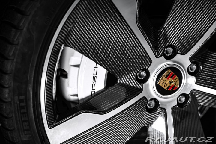Porsche Taycan PDCC, ventilace, záruka 2021